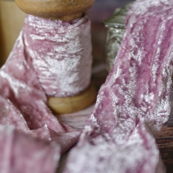 TRADED-Silk Velvet Shabby Pink Ribbon - Picture 2 of 3